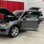 АВТОМОБИЛЬ ПРОДАН 18 ЯНВАРЯ 2021!  Volkswagen Touareg TDI, 2013 год — ДИЗЕЛЬ!!! Новый Тип Мотора, который начал производится с 2013 года и 8 ступенчатая Коробка Автомат!!! Супер Комплектация — самая дорогая в Канаде EXECLINE! full